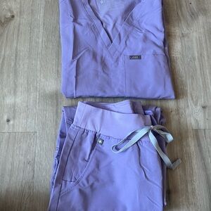 Figs Lavender Dew Scrub Set